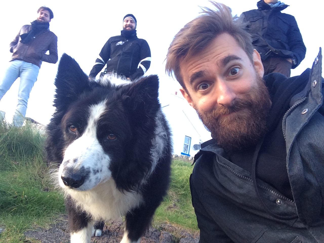 Jacopo e un cane pongono domande scomode